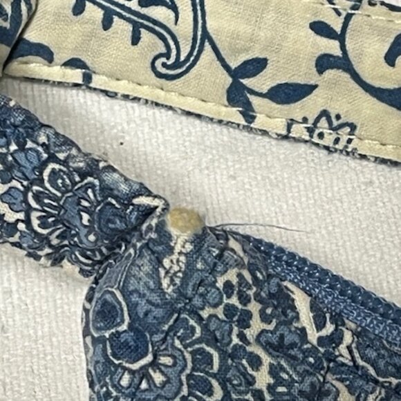 Lily Waters Expressions Quilted Floral Shoulder Zip Bag Blue White - Picture 9 of 16